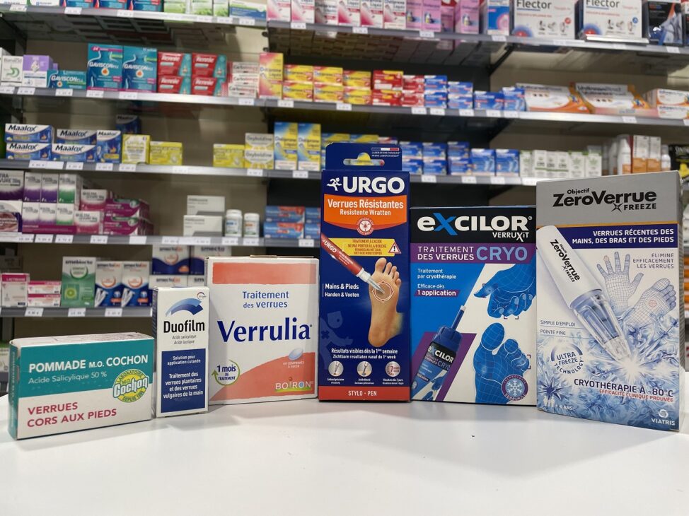 Produits contre les verrues vendus dans la pharmacie du musée à Biot.